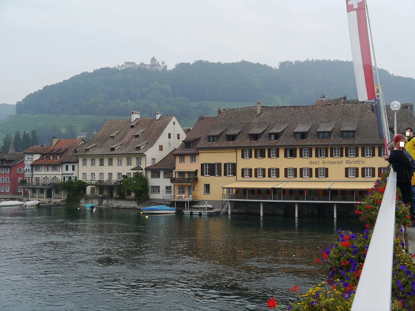 Stein am Rhein vom Rhein aus mit Burg Hohenklingen